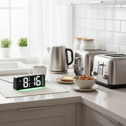 Black shell green accent kitchen