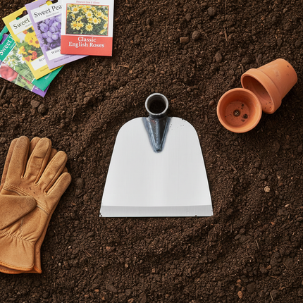 British Garden Lifestyle – Flat Lay on Soil
