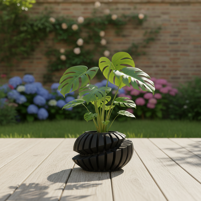 Geometric Pot – Charcoal Black Decking