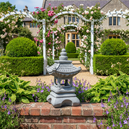Solar Pagoda Lantern – Manor Garden