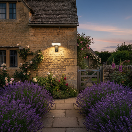 Solar Wall Light – Cotswolds Cottage